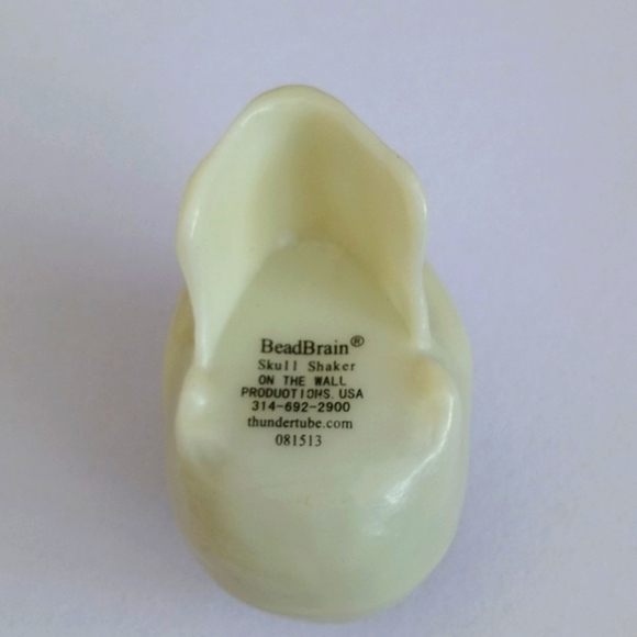 Skull Glow in The Dark Maracka Hand Shaker Music Maker - Picture 11 of 17